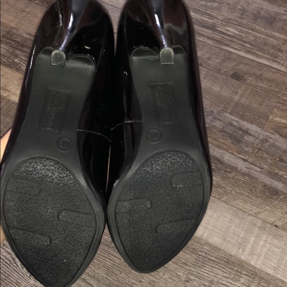 black heels - Picture 4 of 4